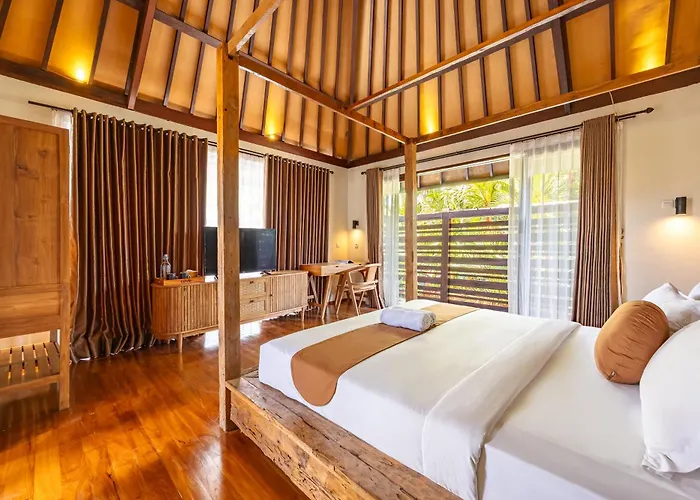 Cove Urbanest 4*