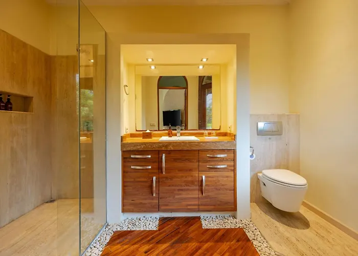 Cove Urbanest 4*