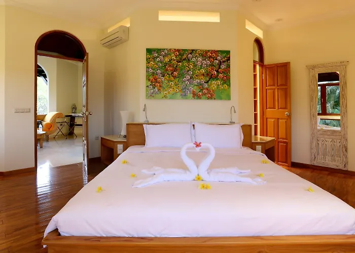 Otel Cove Urbanest 4*