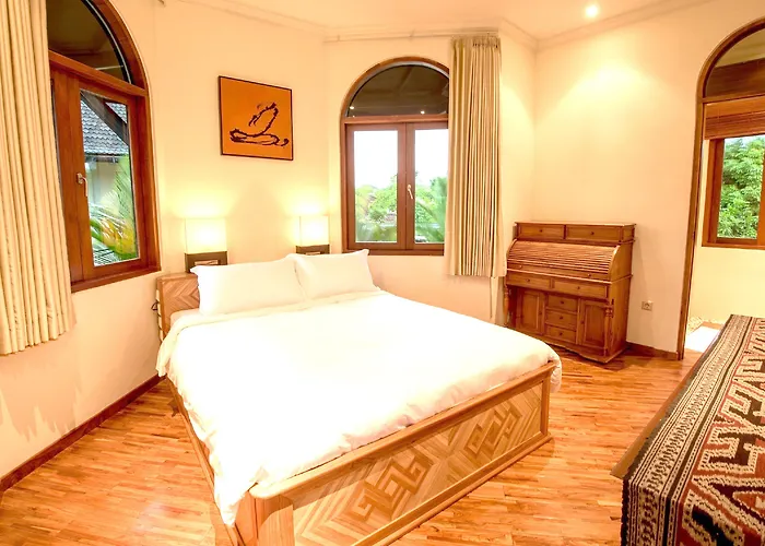 Cove Urbanest 4*