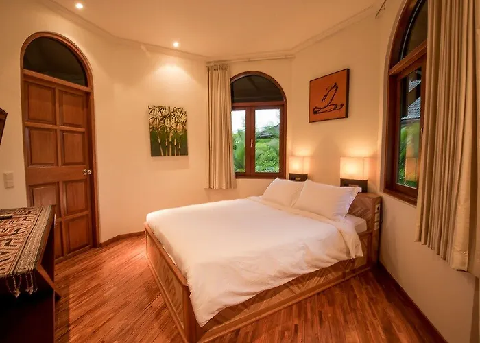 Cove Urbanest 4*
